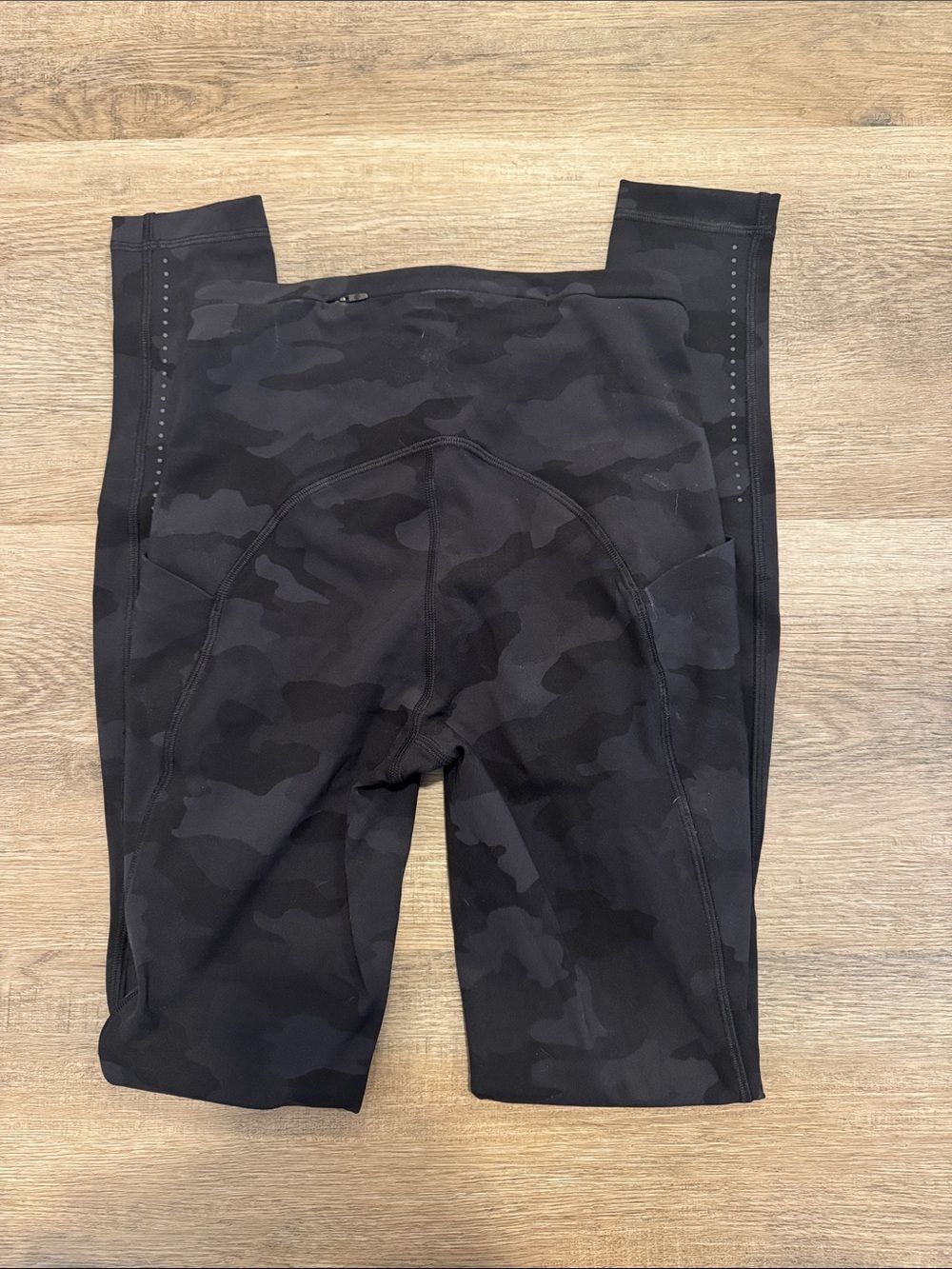 Lululemon Black Tonal Camo Leggings Swift Speed HR Tight 28’’ - Picture 4 of 5